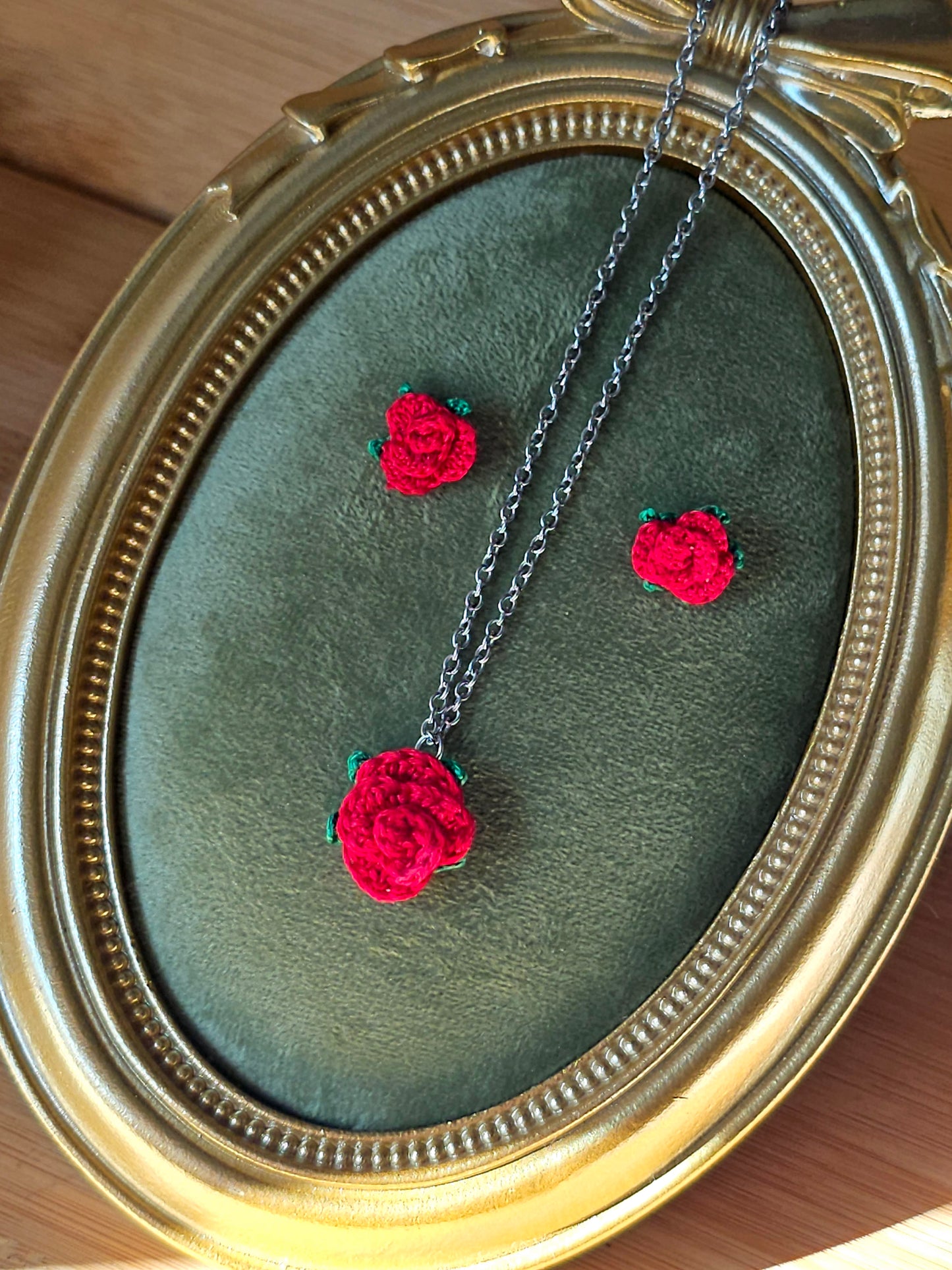 Conjunto Rosas - Vermelhas - em Croché