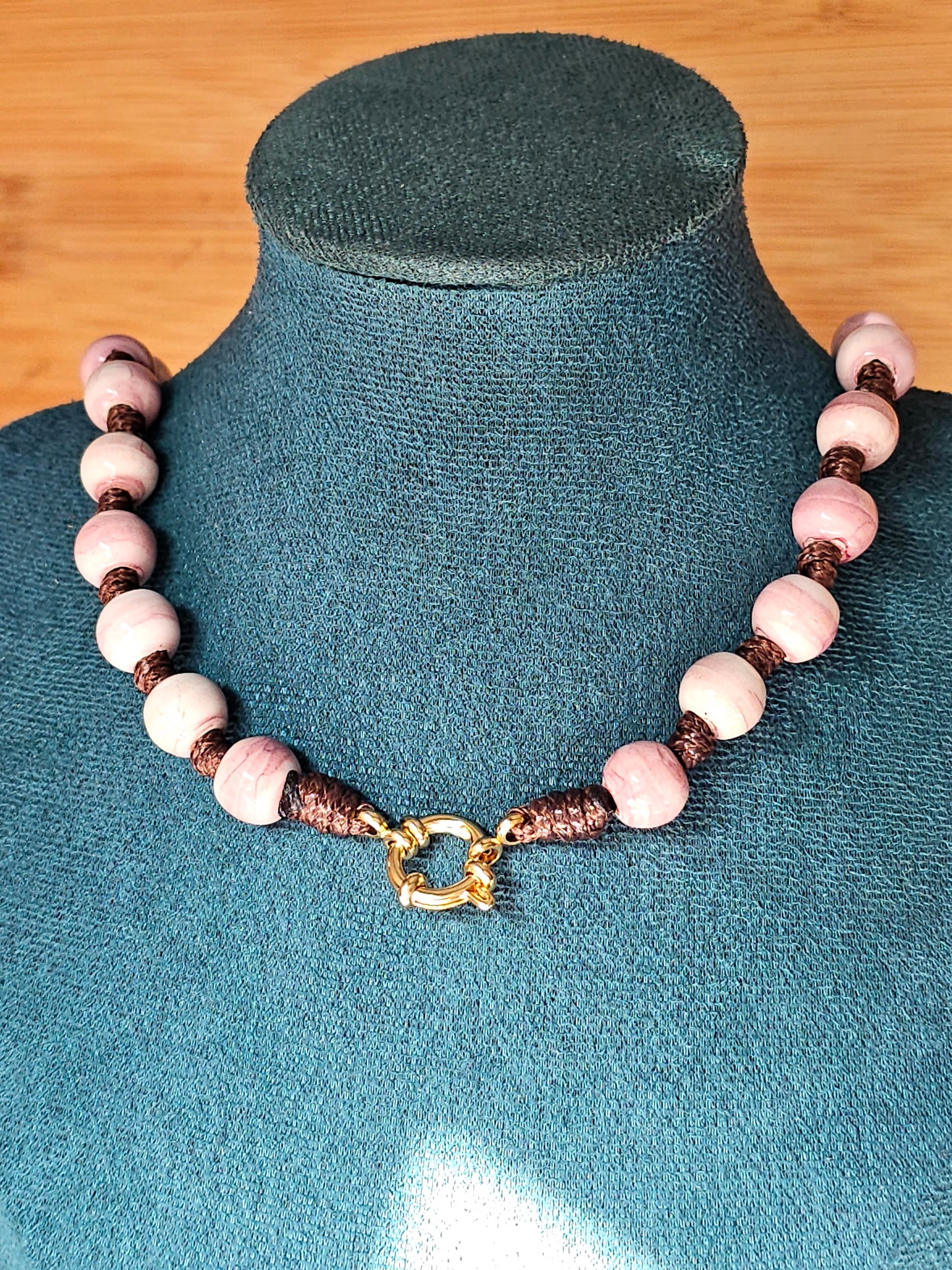 Colar Porcelana Aguarela Rosa