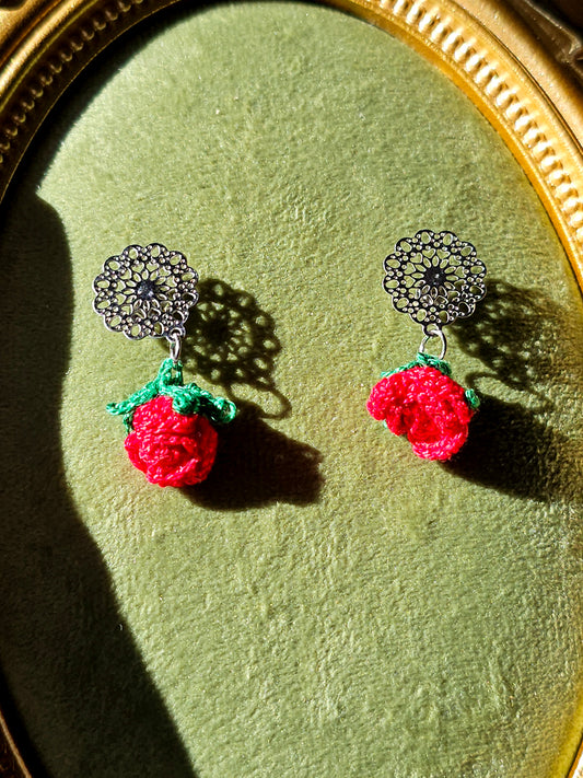 Brincos Rosa Pendurada - em Croché