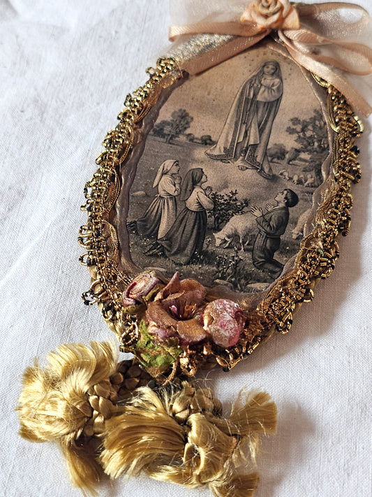 Registo de Nossa Senhora de Fatima com os Pastorinhos