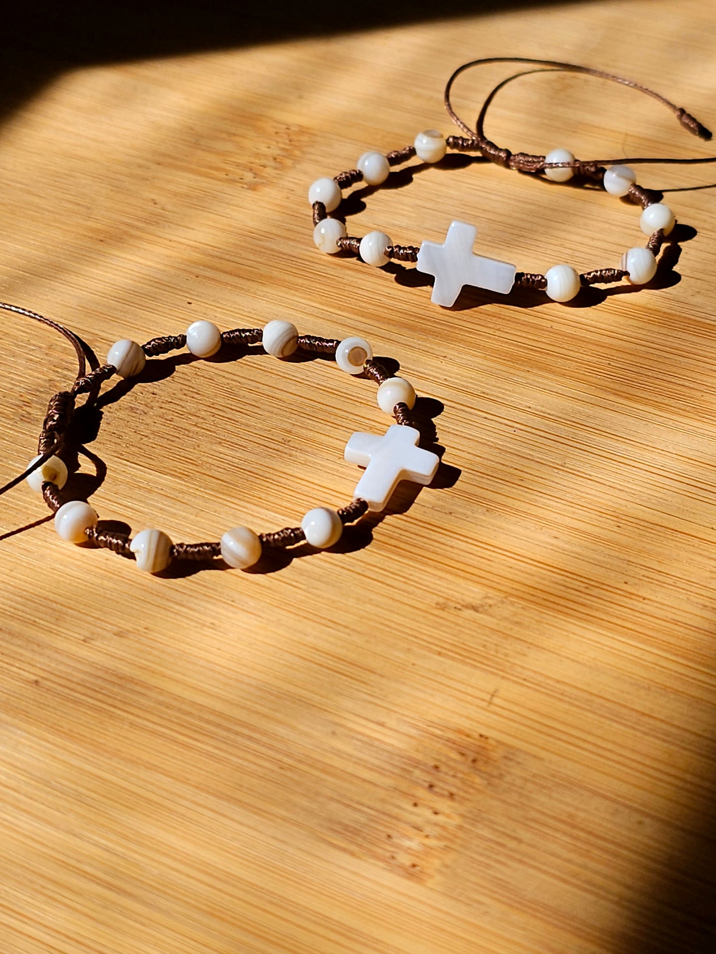 Pulseira em Madrepérola- Dezena Ajustável