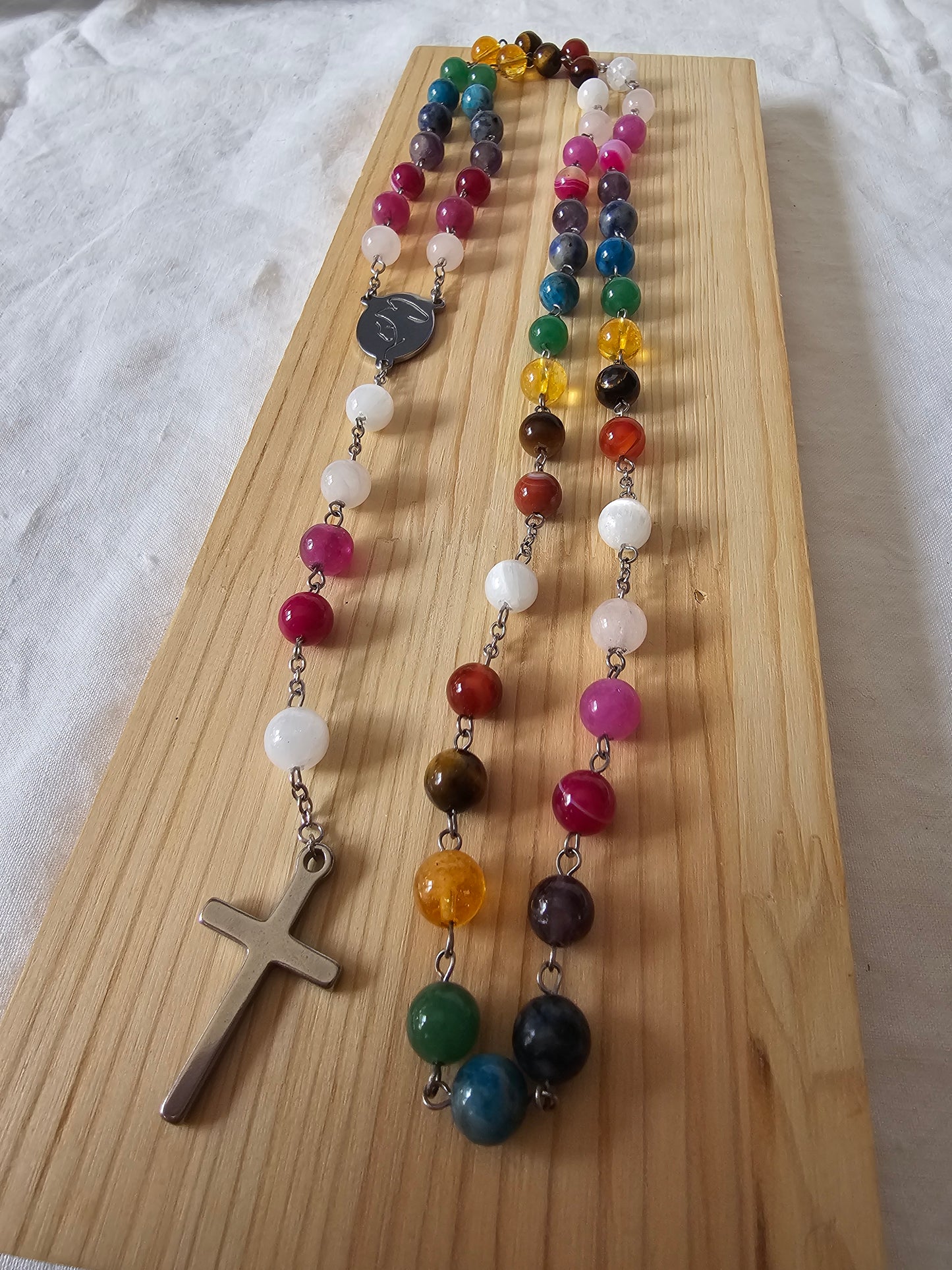 Terço em Cristais Naturais - Nossa Senhora
