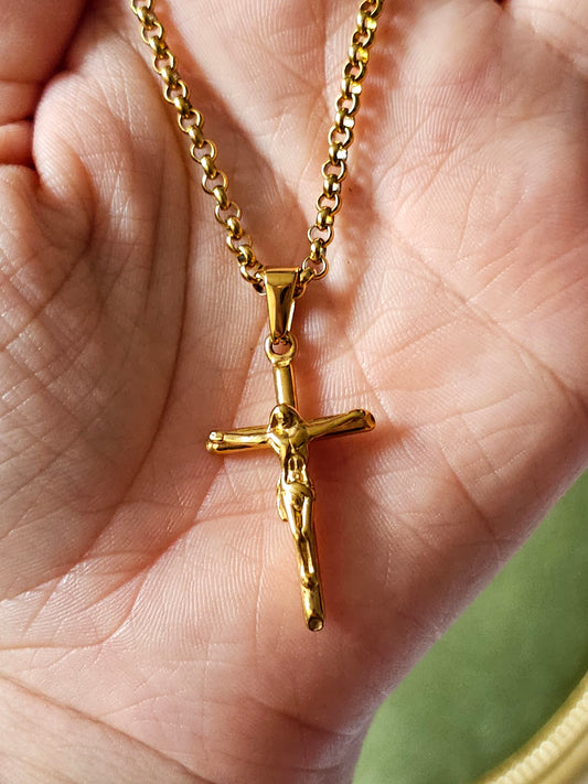Colar com Crucifixo