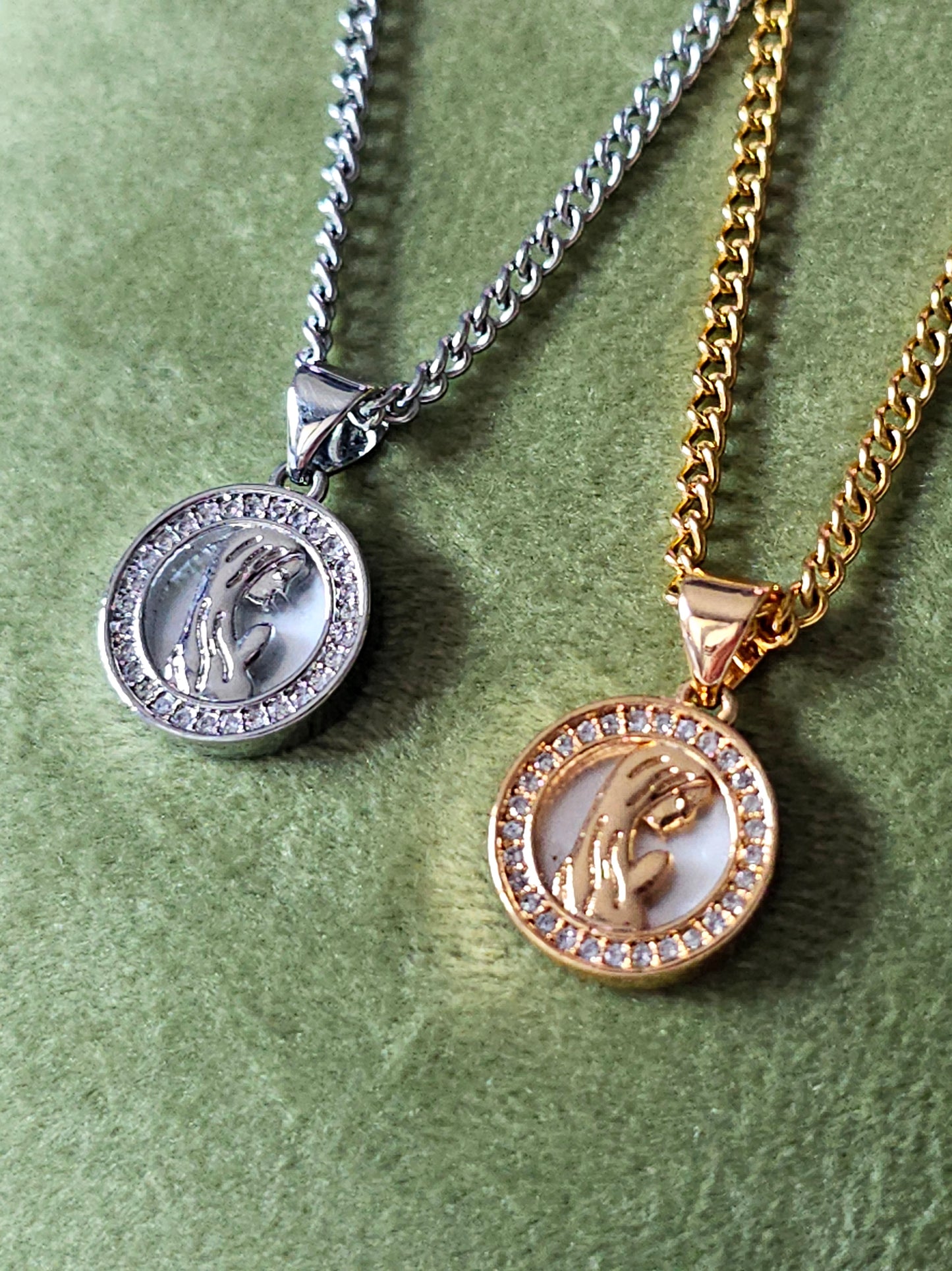 Colar com Medalha de Nossa Senhora