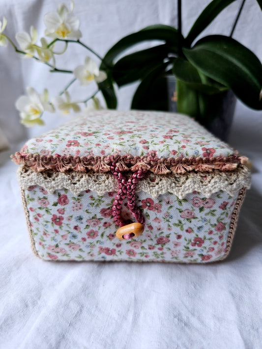 Caixinha Artesanal com Nossa Senhora dos Milagres