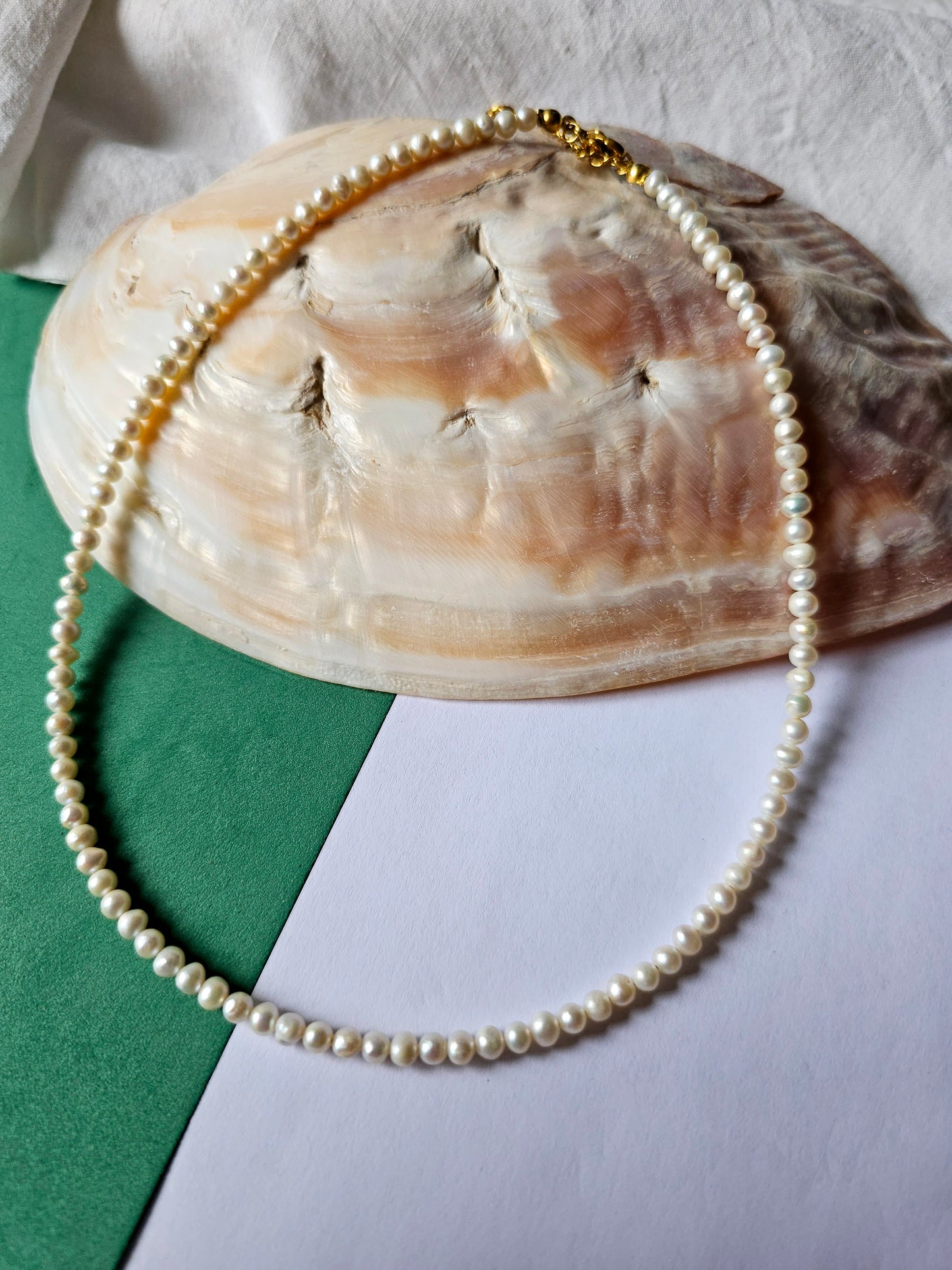 Colar de Pérolas Pequenas