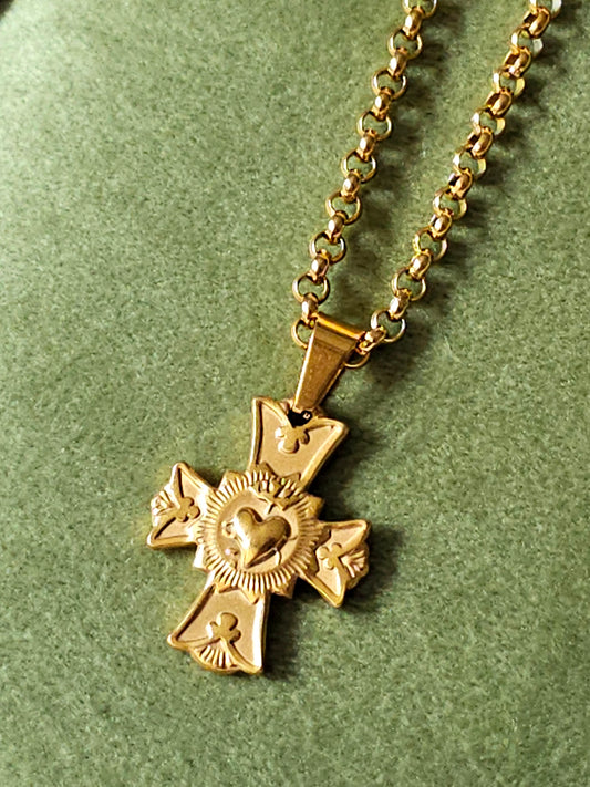 Colar com Cruz com Coração