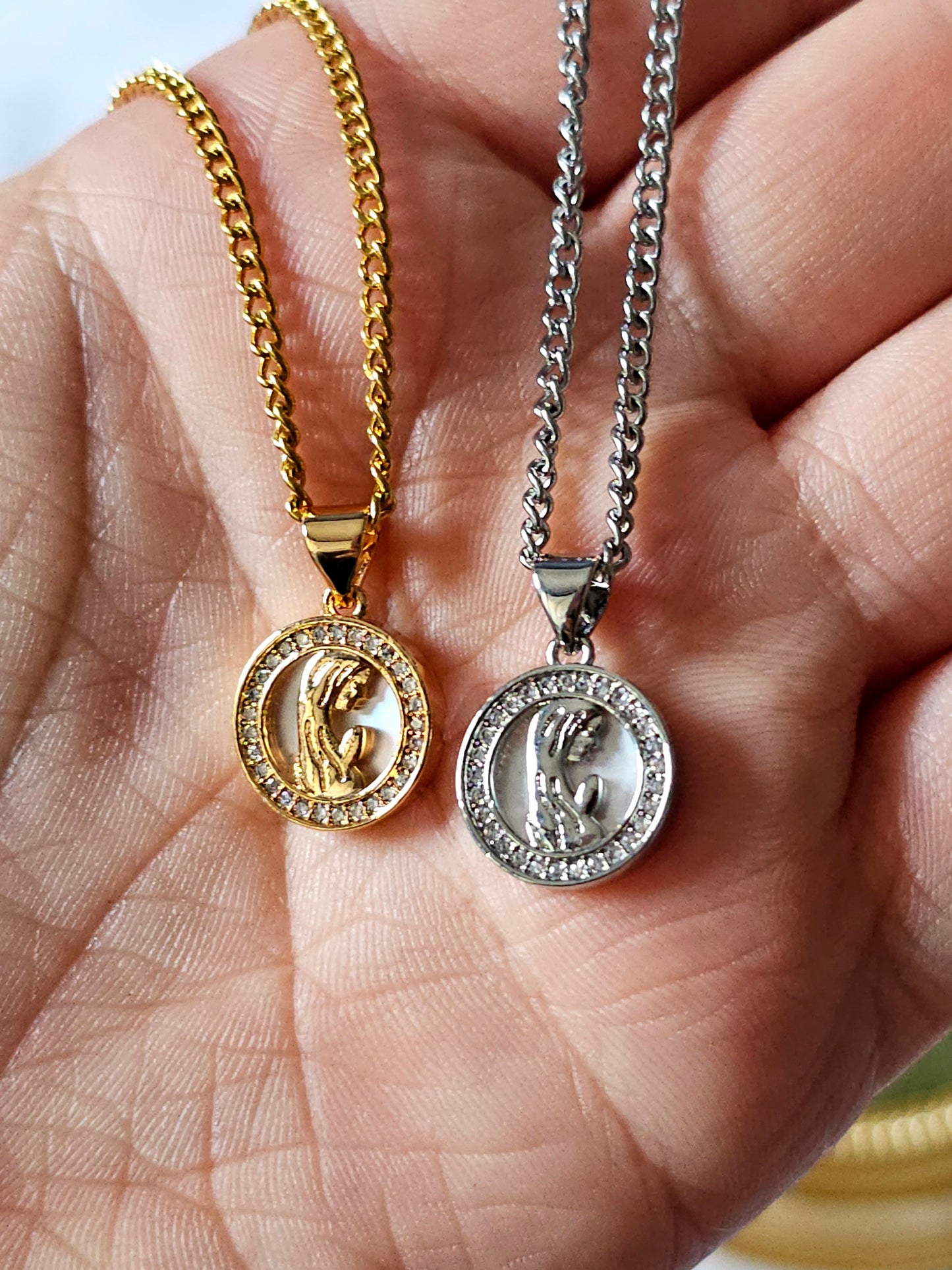 Colar com Medalha de Nossa Senhora