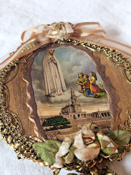 Registo de Nossa Senhora de Fatima com os Pastorinhos