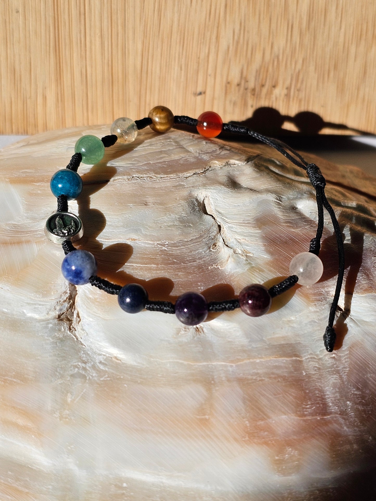 Pulseira em Pedras Naturais - com Nossa Senhora de Fátima