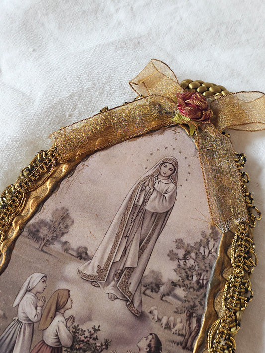 Registo de Nossa Senhora de Fatima com os Pastorinhos