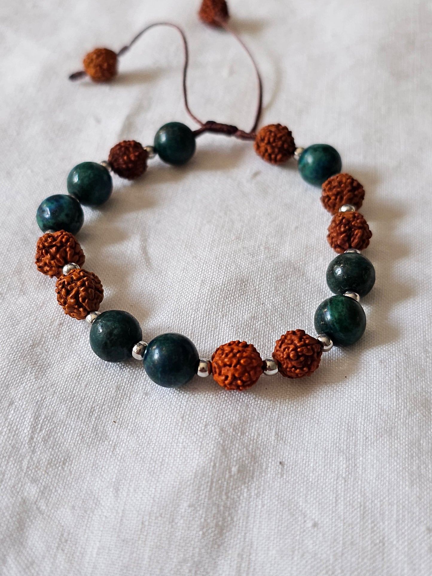Pulseira em Rudraksha e Crisocola