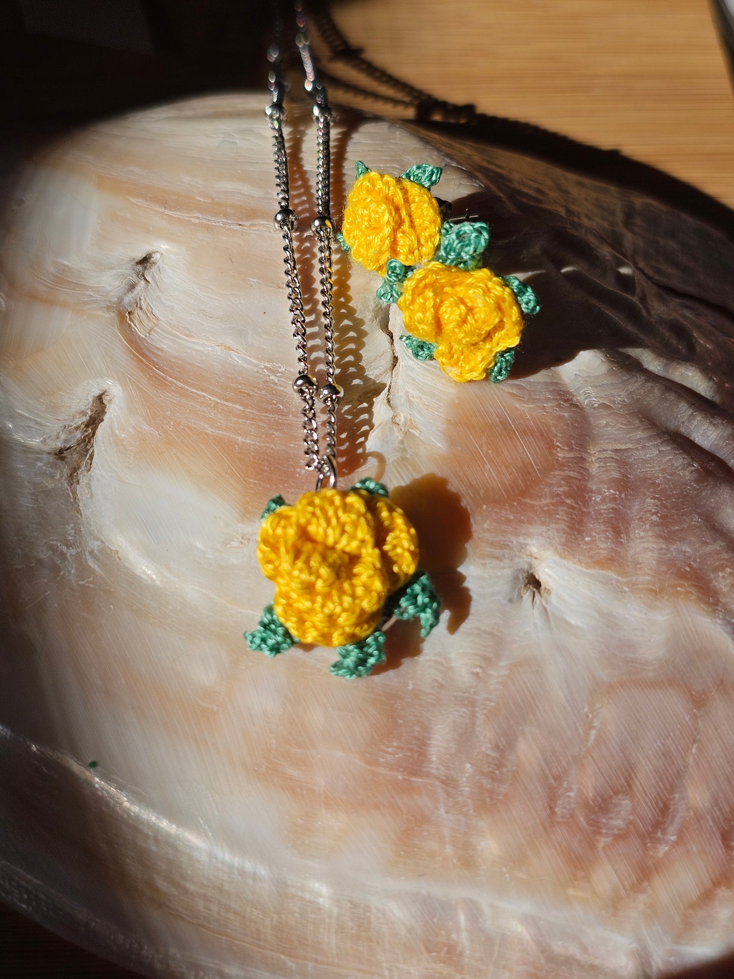 Conjunto Rosas - Amarelas - em Croché