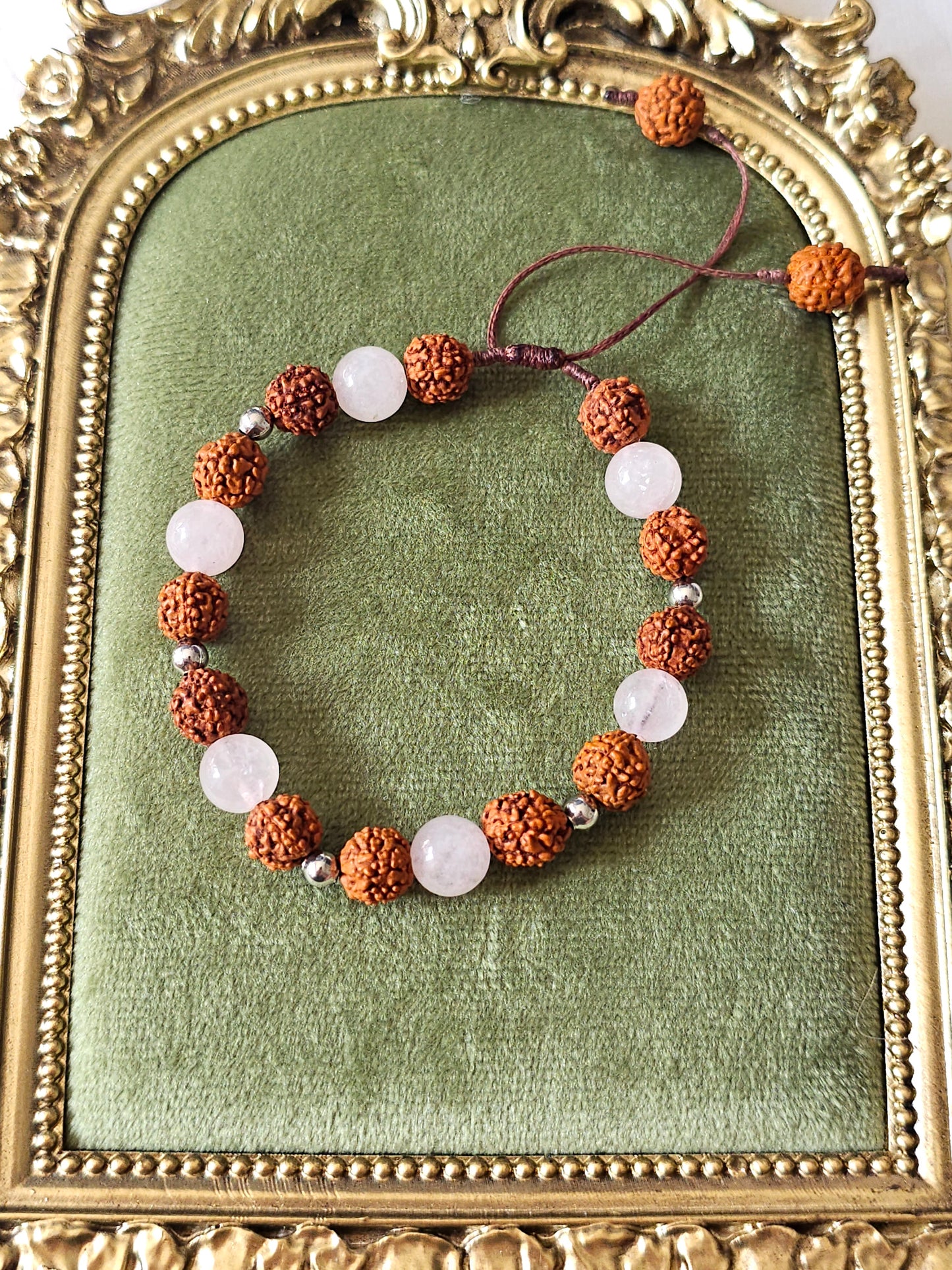 Pulseira em Rudraksha e Quartzo Rosa