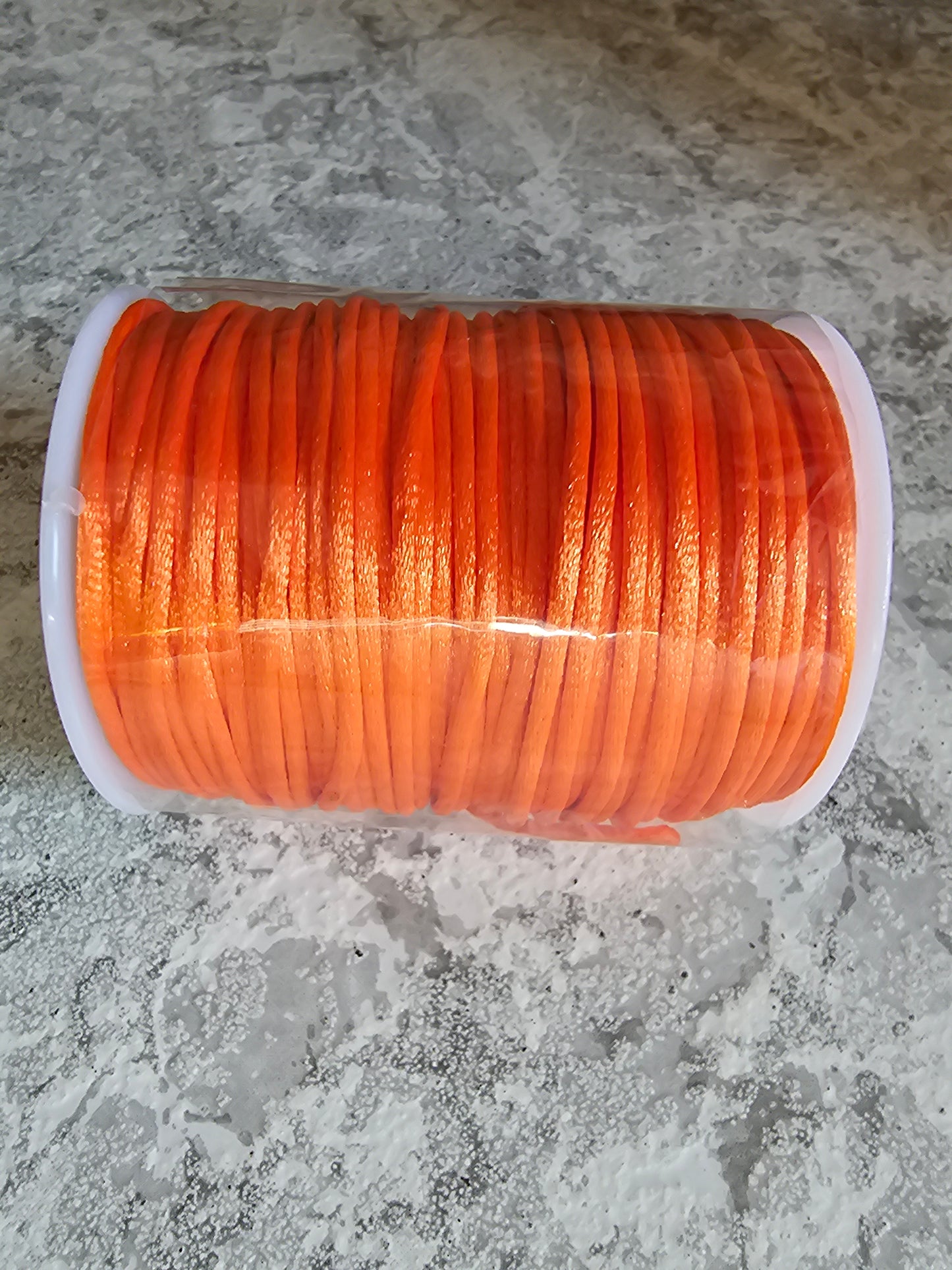 Fio de seda/cetim (rolos e meadas com varias metragens, várias cores)