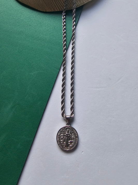 Fio com Medalha de São Bento