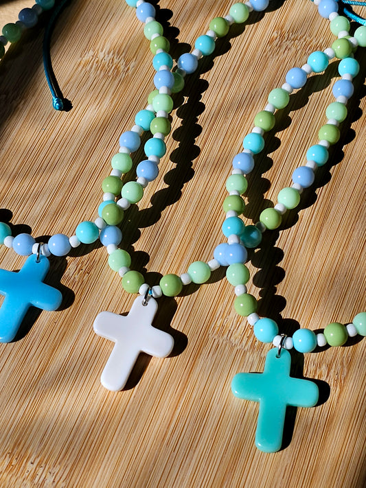 Colar com Cruz - Tons Azuis e Verdes