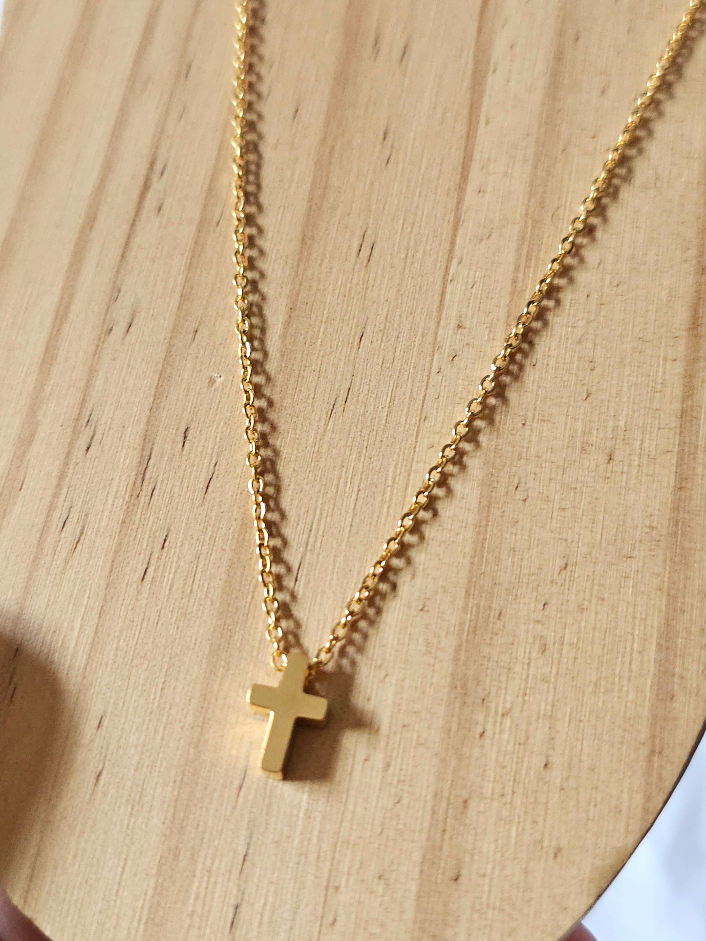 Colar com Cruz