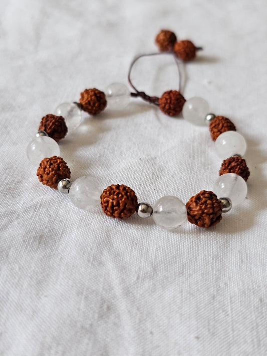 Pulseira em Rudraksha e Quartzo Cristal