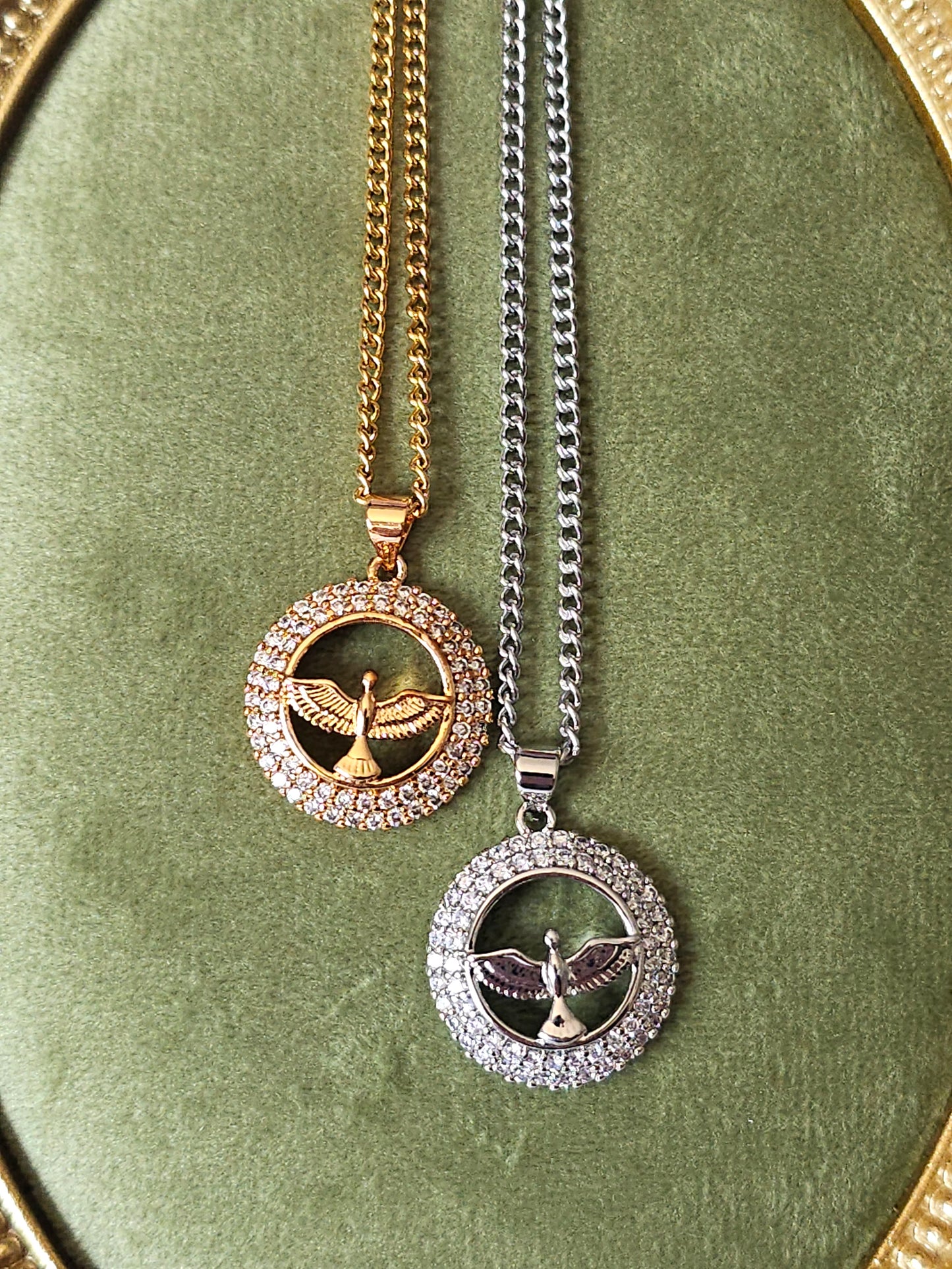 Colar com Medalha de Espírito Santo