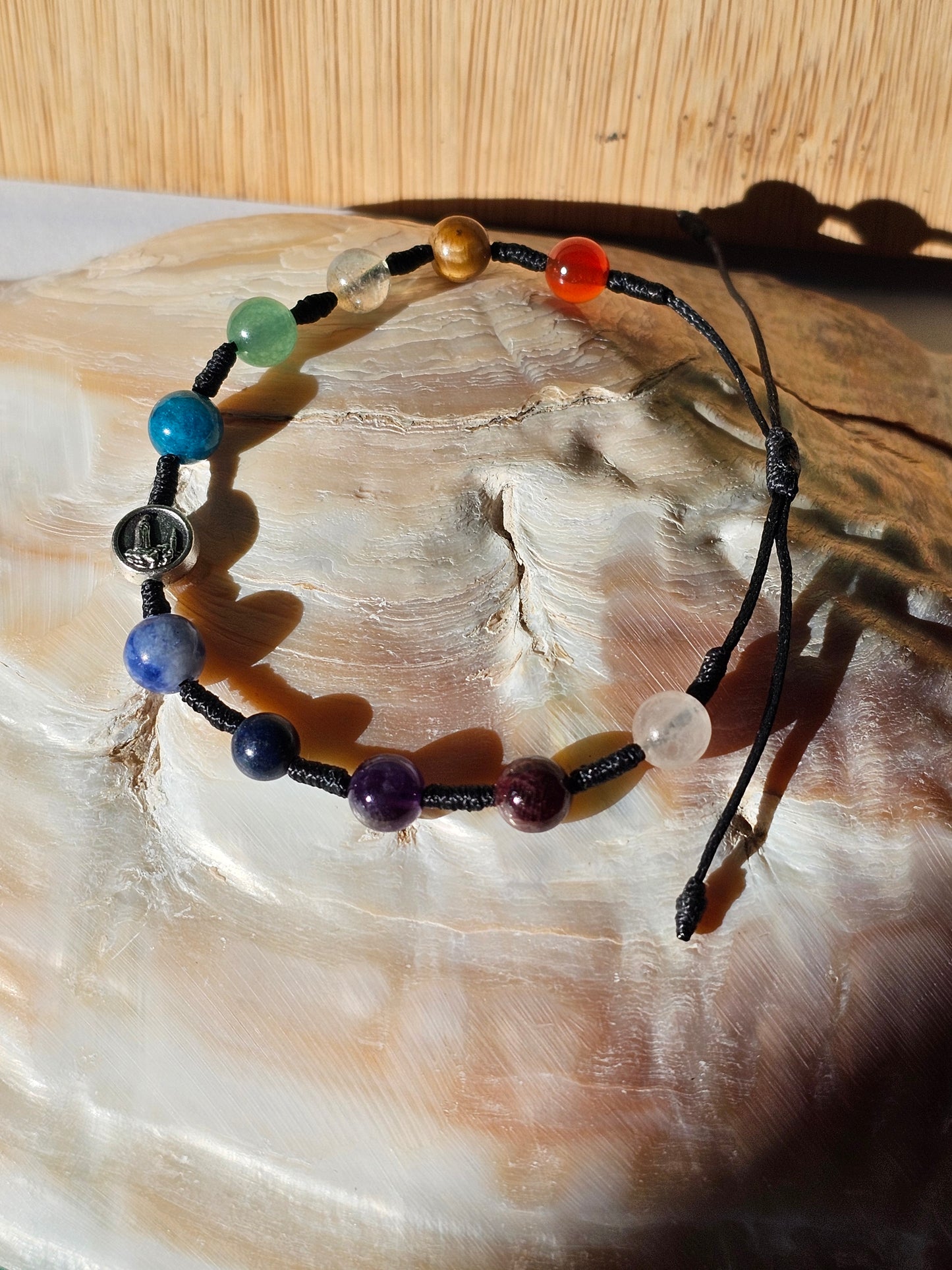 Pulseira em Pedras Naturais - com Nossa Senhora de Fátima