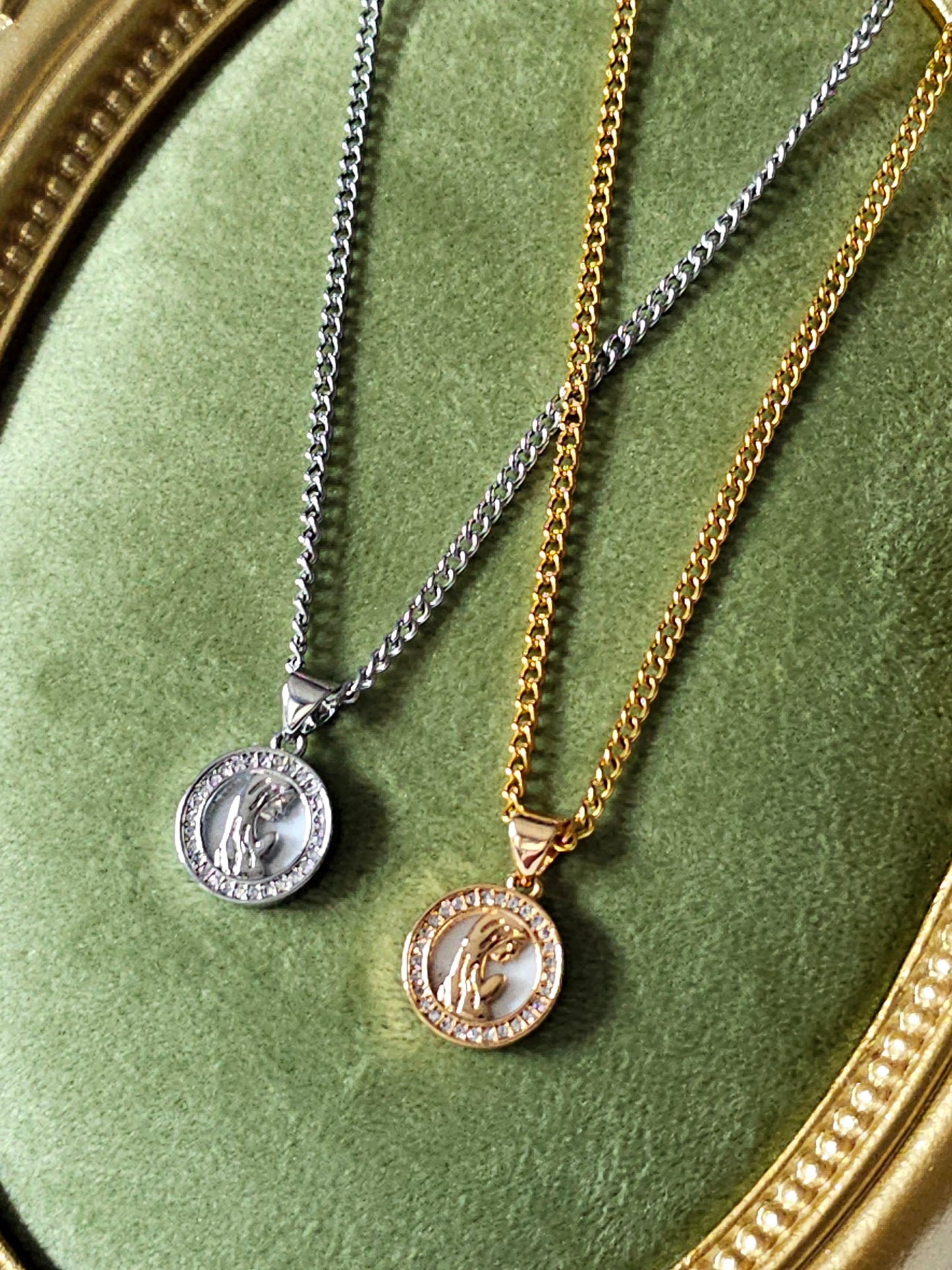 Colar com Medalha de Nossa Senhora