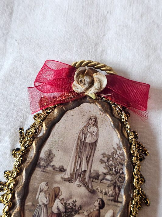 Registo de Nossa Senhora de Fatima com os Pastorinhos