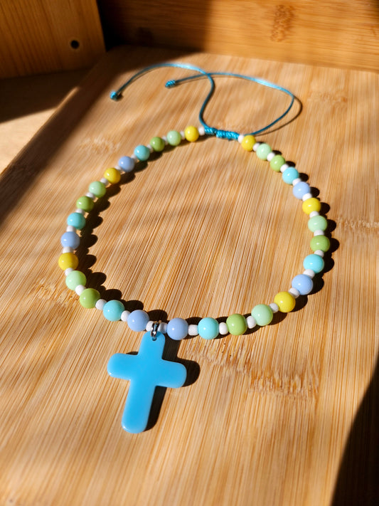 Colar com Cruz  - Tons Azuis, Verdes e Amarelo