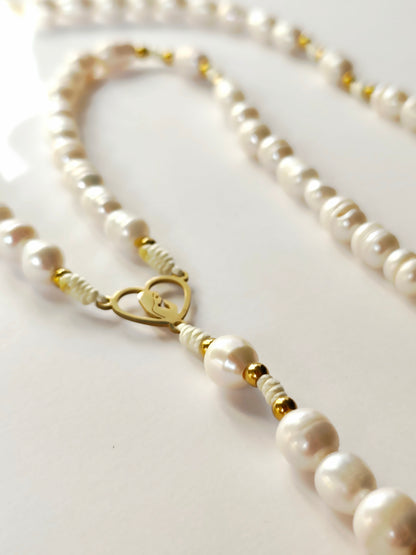 Terço Artesanal em Pérolas Naturais de Água Doce - com Nossa Senhora