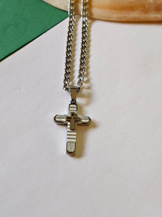 Colar com Cruz