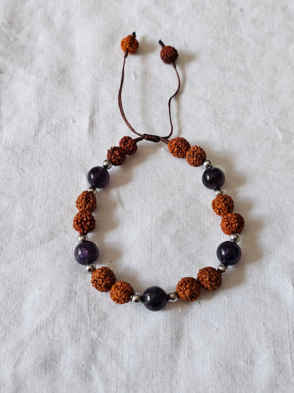 Pulseira em Rudraksha e Ametista