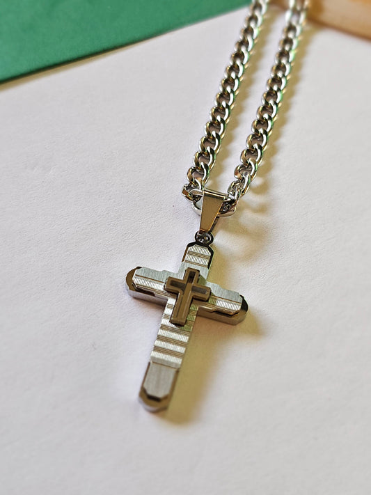 Colar com Cruz