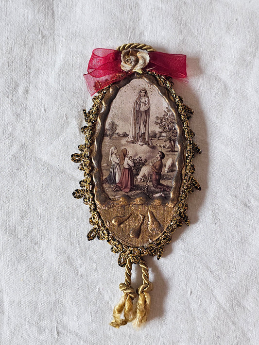 Registo de Nossa Senhora de Fatima com os Pastorinhos