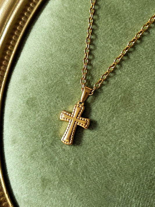 Colar com Cruz