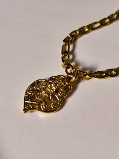 Colar Feminino Fino com Pequeno Coração de Viana