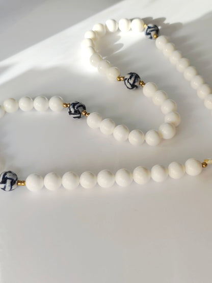 Terço Lembrança de Portugal com Contas de Nacár e Porcelana