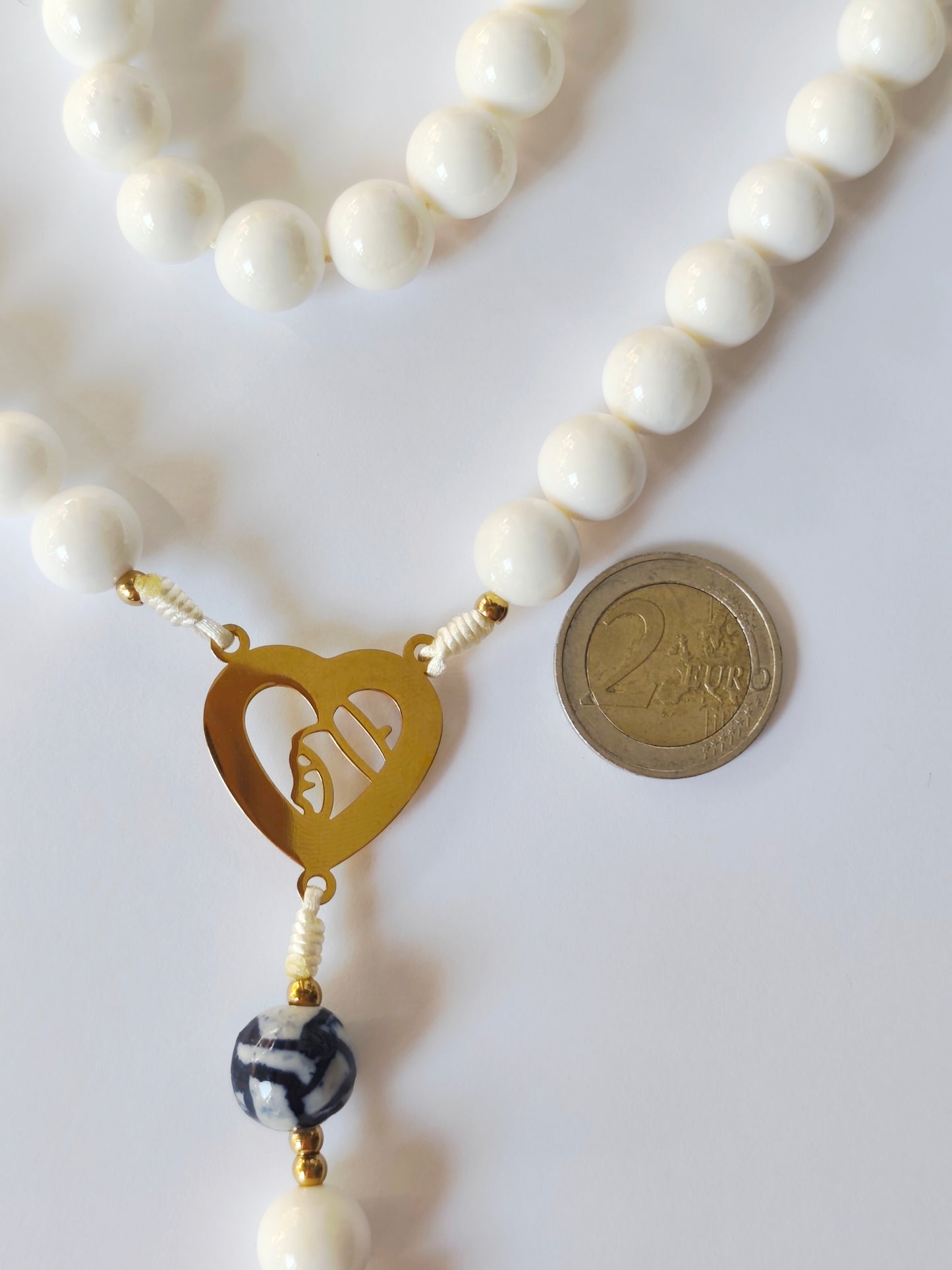 Terço Lembrança de Portugal com Contas de Nacár e Porcelana