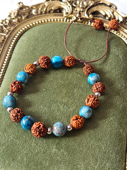 Pulseira em Rudraksha e Apatite