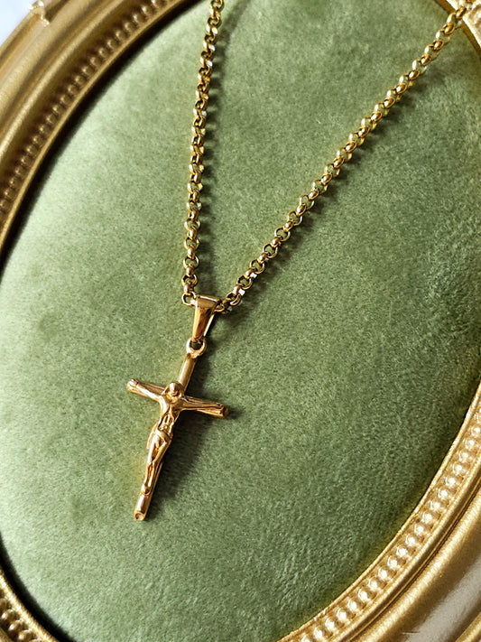 Colar com Crucifixo