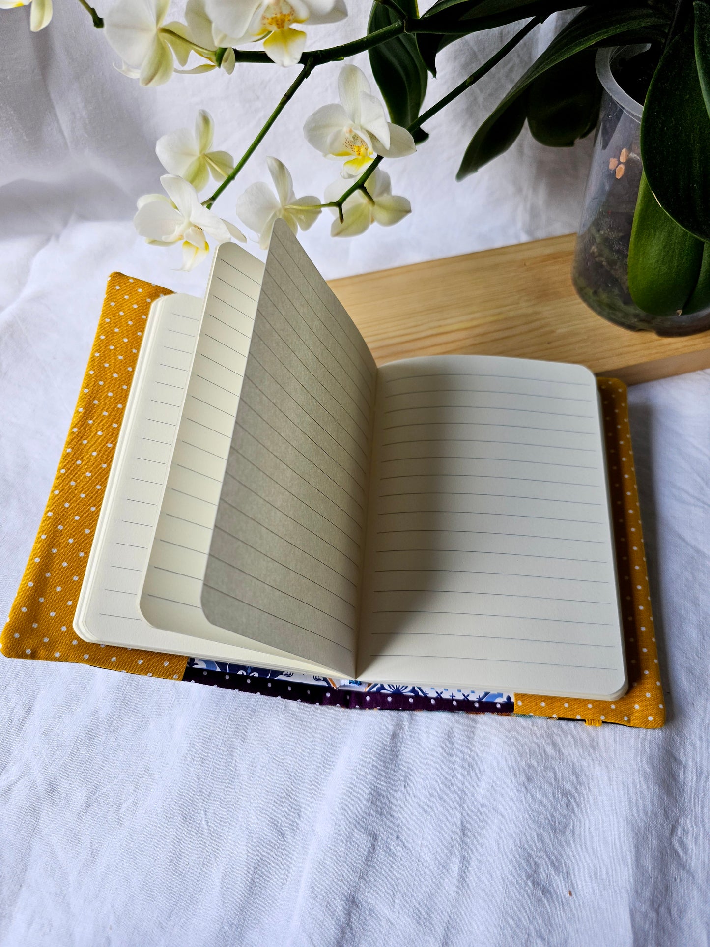 Caderno de Notas A6 - Flores (Fundo creme ou preto)