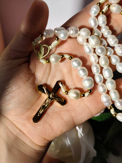 Terço Artesanal em Pérolas Naturais de Água Doce - com Nossa Senhora