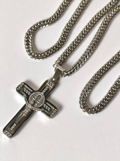 Colar Masculino com Cruz de São Bento