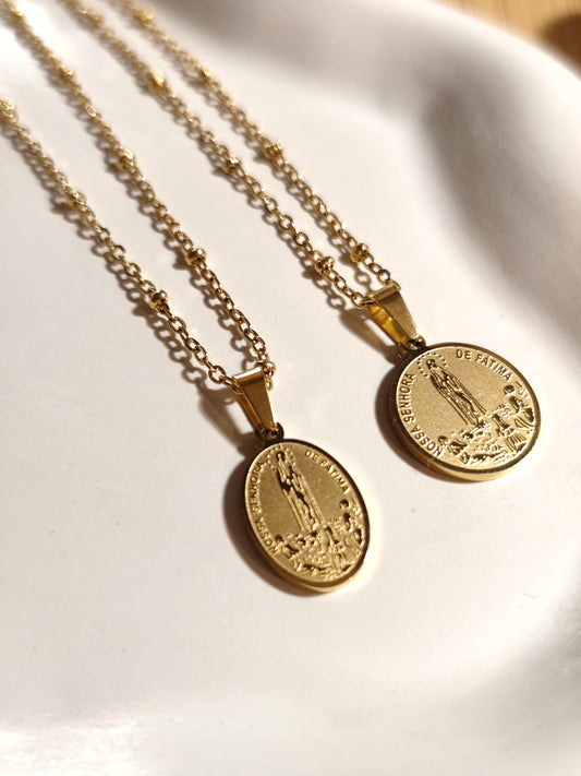 Colar com medalha de Nossa Senhora de Fátima
