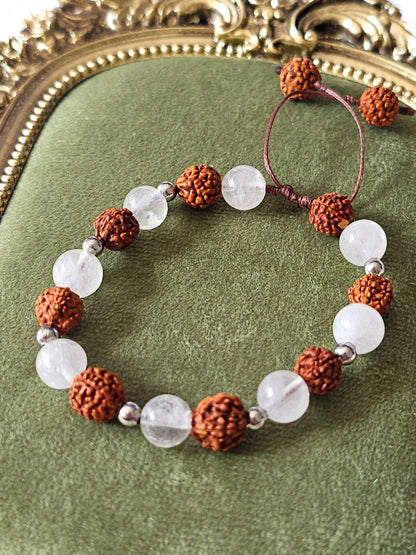 Pulseira em Rudraksha e Quartzo Cristal
