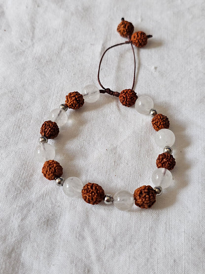 Pulseira em Rudraksha e Quartzo Cristal