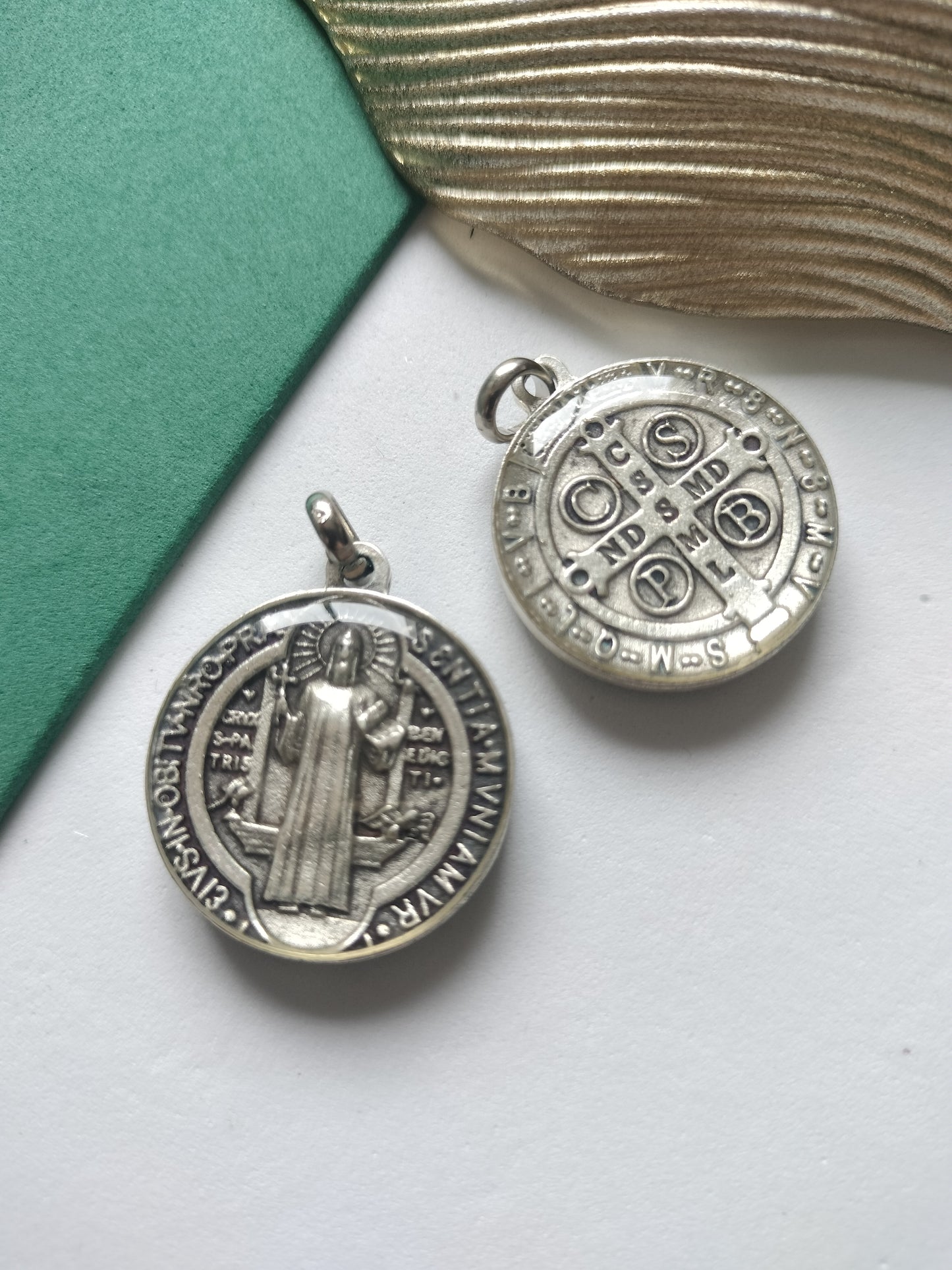 Medalha de São Bento - Resinada