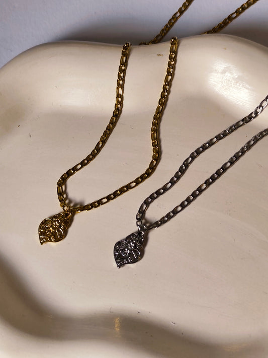 Colar Feminino Fino com Pequeno Coração de Viana