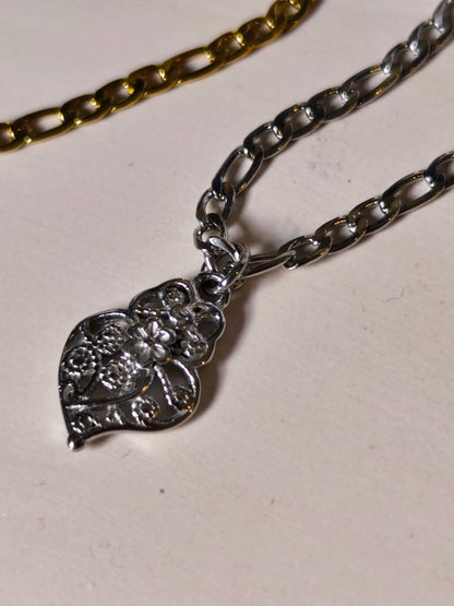 Colar Feminino Fino com Pequeno Coração de Viana