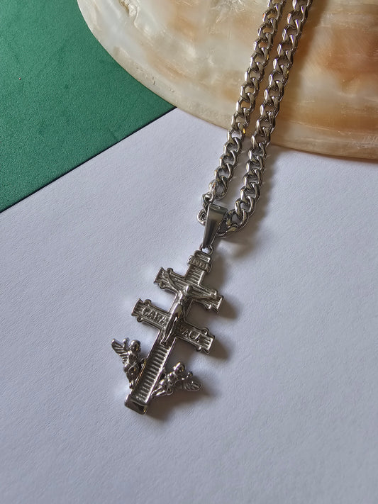 Fio com Cruz de Caravaca