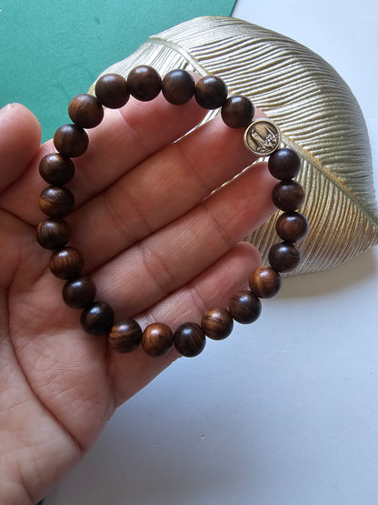 Pulseira em Madeira com Nossa Senhora de Fátima